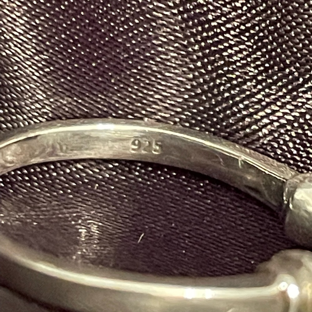 Sterling Silver ring - Picture 2 of 2